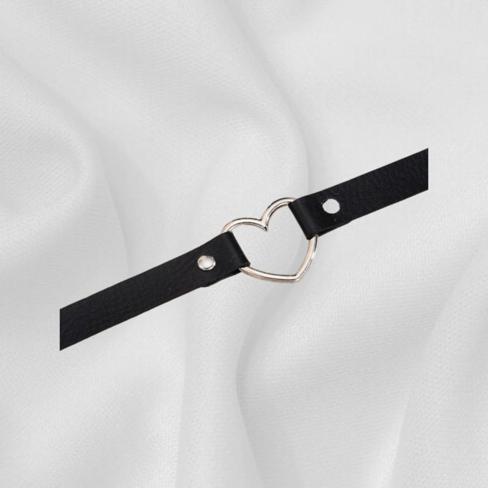 Black Choker with a Metal Silver Heart - Picture 3 of 5